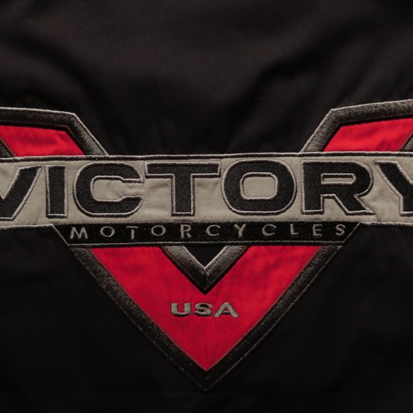 Victory Motorcycles Black Icon camp shirt (XL) NEW! 🇺🇸 - Picture 1 of 11